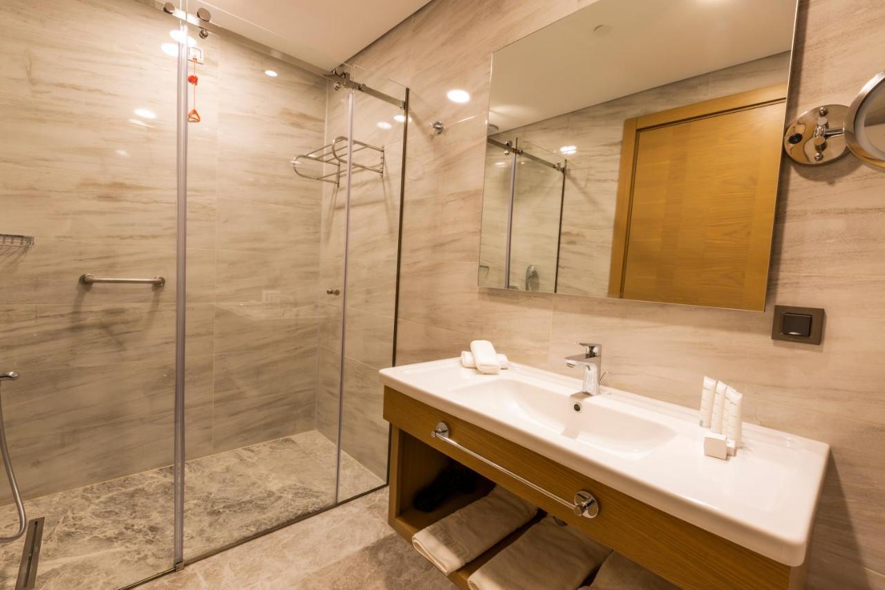Radisson Hotel Istanbul Harbiye Ngoại thất bức ảnh