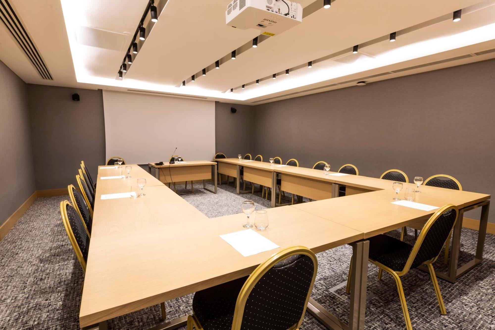 Radisson Hotel Istanbul Harbiye Ngoại thất bức ảnh