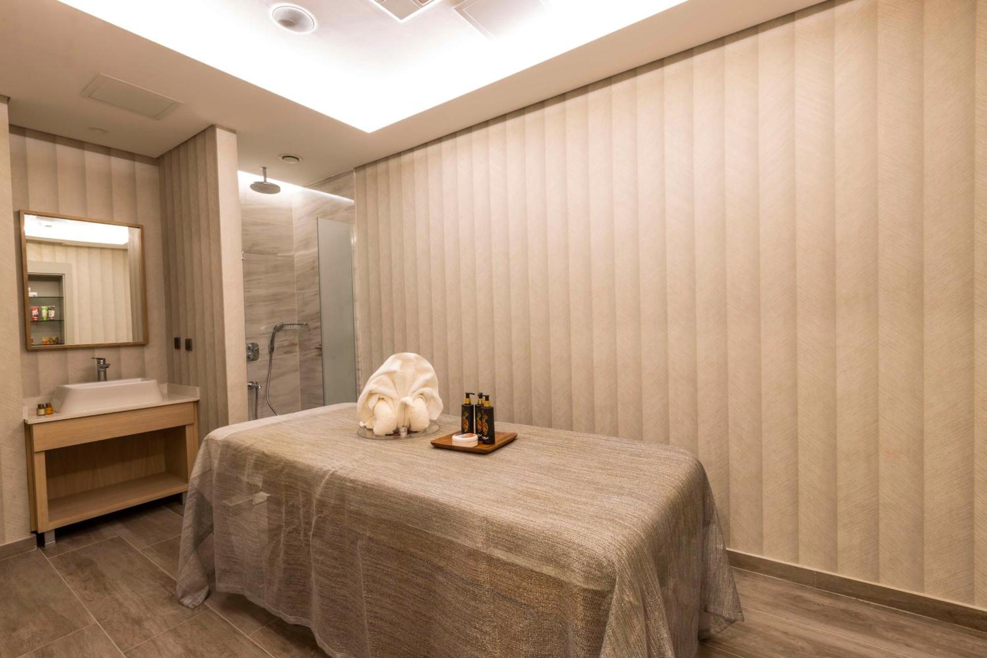 Radisson Hotel Istanbul Harbiye Ngoại thất bức ảnh